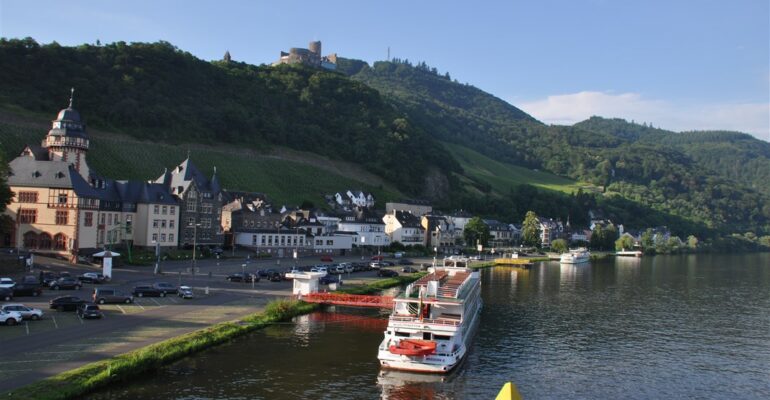 Weinpanorama aus Bernkastel & Bitte ein Bit!