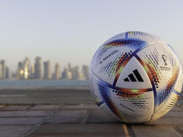 Discrete hint naar inclusie op… de officiële voetbal van de Wereldbeker in Qatar!