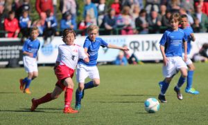 publiek bij de finales van het NK Jeugdvoetbal