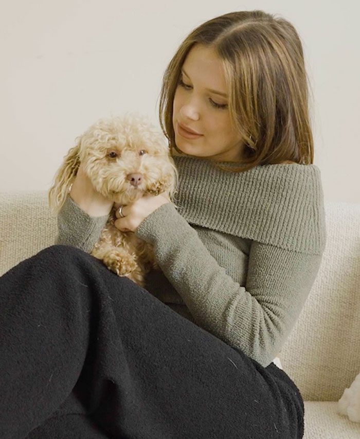 “Det är inte okej!”: Millie Bobby Browns fans starka åsikter om hennes hunds "diaboliska" nya frisyr