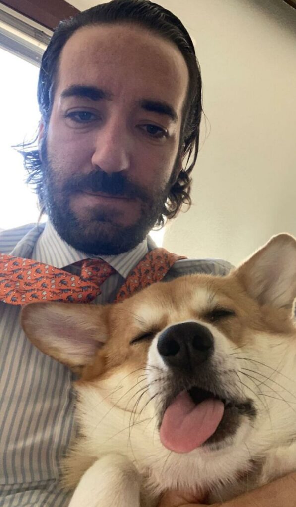 26 av de bästa bilderna från Facebookgruppen "Missnöjda Corgis"