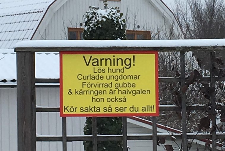 Arg granne kritiserade hundskylt – fick genialiska svar på Flashback