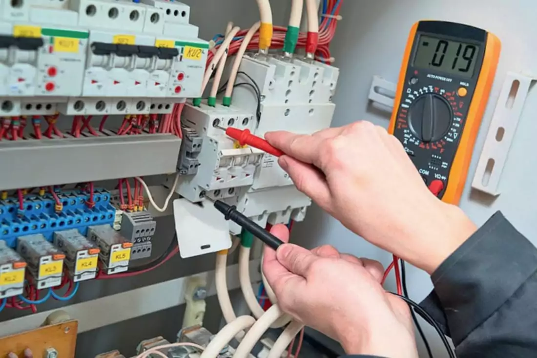Elarbete i Göteborg — VVS Group utför installation, felsökning och service av elinstallationer i villa, BRF och fastighet