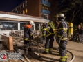 In den frühen Morgenstunden des 22. April kam es zu mehreren Feuermeldungen im Langenhorner Raum. Zuerst brannte ein Wohnmobil und ein Müllunterstand in der Straße Tweeltenbek. Ein weiteres Kfz wurde ebenfalls beschädigt. Kurze Zeit später brannten Außenmöbel einer Eisdiele am Holitzberg. Durch die Hitze zersprangen die Scheiben und das Feuer fraß sich durch das Innere des Eis Cafes KULT. Es entstand ein enormer Sachschaden. Auf dem Gelände des nahegelegen Krankenhaus Heidberg setzten unbekannte Täter einen Wäschesack auf dem Gehweg in Brand. Eine eingeleitete Sofortfahndung blieb ohne Erfolg. Foto: Dominick Waldeck