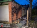 In den frühen Morgenstunden des 22. April kam es zu mehreren Feuermeldungen im Langenhorner Raum. Zuerst brannte ein Wohnmobil und ein Müllunterstand in der Straße Tweeltenbek. Ein weiteres Kfz wurde ebenfalls beschädigt. Kurze Zeit später brannten Außenmöbel einer Eisdiele am Holitzberg. Durch die Hitze zersprangen die Scheiben und das Feuer fraß sich durch das Innere des Eis Cafes KULT. Es entstand ein enormer Sachschaden. Auf dem Gelände des nahegelegen Krankenhaus Heidberg setzten unbekannte Täter einen Wäschesack auf dem Gehweg in Brand. Eine eingeleitete Sofortfahndung blieb ohne Erfolg. Foto: Dominick Waldeck