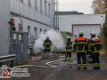 Am Montagmittag kam es in der Werner-Otto-Straße bei Coca-Cola zu einem Feuer im Kellerbereich. Ein defekter Kessel der Heizung erhitzte die Isolierung derart, dass diese anfing zu brennen. Der komplette Betrieb wurde nach den Evakuierungspläneb geräumt. Verletzt wurde niemand. Das Feuer konnte durch den Einsatz von zwei Trupps unter schwerem Atemschutz bekämpft werden. Foto: Dominick Waldeck