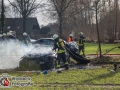 Aus bislang unbekannter Ursache kam es auf der Orstumgehung Siek zu einem tödlichen Verkehrsunfall. Eine Mercedes E-Klasse kollidierte frontal mit einem BMW M6. Der BMW fing sofort Feuer und brannte vollständig aus. Der Fahrer konnte sich schwerverletzt aus dem brennendem Wrack retten. Für den Beifahrer kam jede Hilfe zu spät. Die drei Insassen im Mercedes wurden ebenfalls verletzt und mussten in ein Krankenhaus. Unter anderem wurden dazu zwei Rettungshubschrauber aus Hamburg eingesetzt. Die Ortsumgehung wurde für mehrere Stunden gesperrt. Foto: Dominick Waldeck