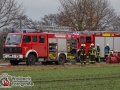 Aus bislang unbekannter Ursache kam es auf der Orstumgehung Siek zu einem tödlichen Verkehrsunfall. Eine Mercedes E-Klasse kollidierte frontal mit einem BMW M6. Der BMW fing sofort Feuer und brannte vollständig aus. Der Fahrer konnte sich schwerverletzt aus dem brennendem Wrack retten. Für den Beifahrer kam jede Hilfe zu spät. Die drei Insassen im Mercedes wurden ebenfalls verletzt und mussten in ein Krankenhaus. Unter anderem wurden dazu zwei Rettungshubschrauber aus Hamburg eingesetzt. Die Ortsumgehung wurde für mehrere Stunden gesperrt. Foto: Dominick Waldeck