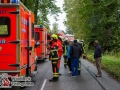 Auf der Hamburger Straße/B75 in Ahrensburg-Wulfsdorf kam es am Samstagvormittag zu einem schweren Verkehrsunfall, bei dem sieben Menschen verletzt wurden. Zwei PKW kollidierten auf regennasser Straße frontal. Die Fahrer wurden in den Wracks eingeklemmt und musste von der Feuerwehr befreit werden. Zwei Rettungshubschrauber und mehrere RTWs waren vor Ort um die Verletzten zu versorgen. Die Hamburger Straße wurde für mehrere Stunden voll gesperrt. Foto: Dominick Waldeck