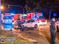 Am späten Freitagabend kam es aufgrund einer Rotlichtfahrt zu einem schweren Verkehrsunfall an der Kreuzung Überseering/Jahnring. Ein Taxi wollte in den Jahnring einbiegen und kollidierte mit einem Ford der den Jahnring in stadteinwärts befuhr. Wer von den beiden das Rotlicht missachtet hat ist nun Ermittlungssache der Polizei. Insgesamt wurden vier Personen verletzt und in ein Krankenhaus geliefert. Foto: Dominick Waldeck