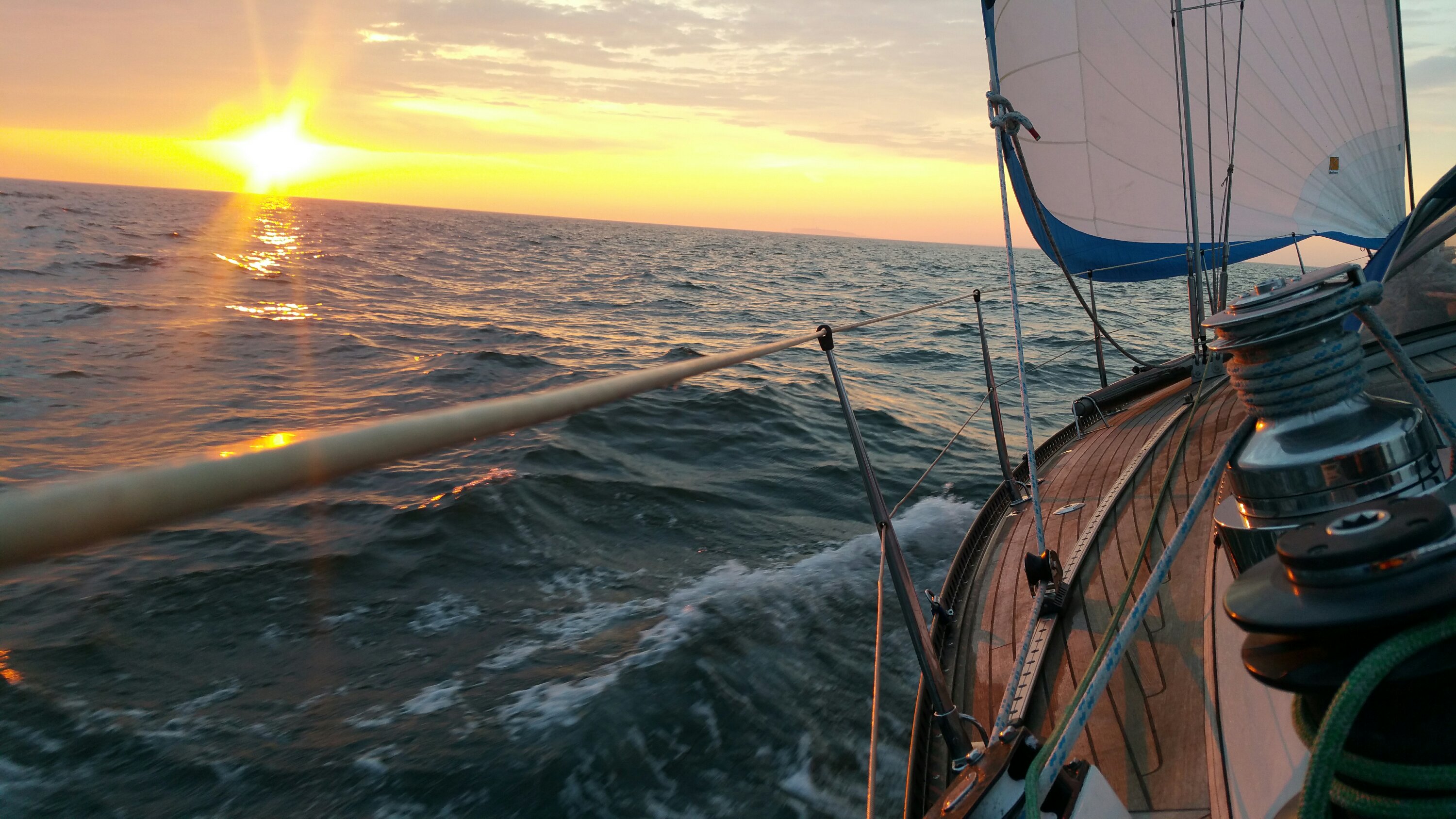 Alt img Sonnenuntergang vor Helgoland