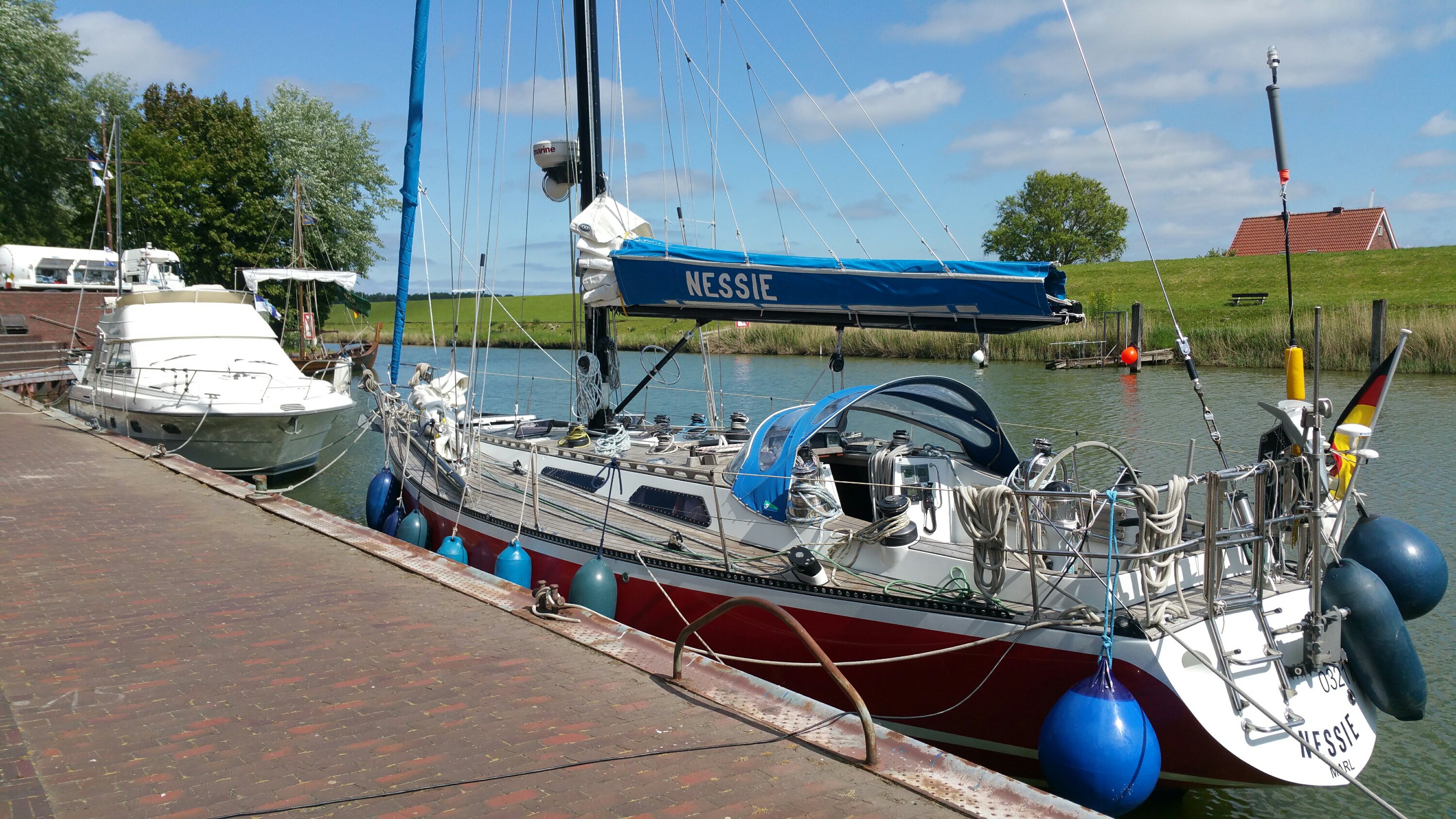 Alt img Nessie im Stadthafen von Hooksiel 2019