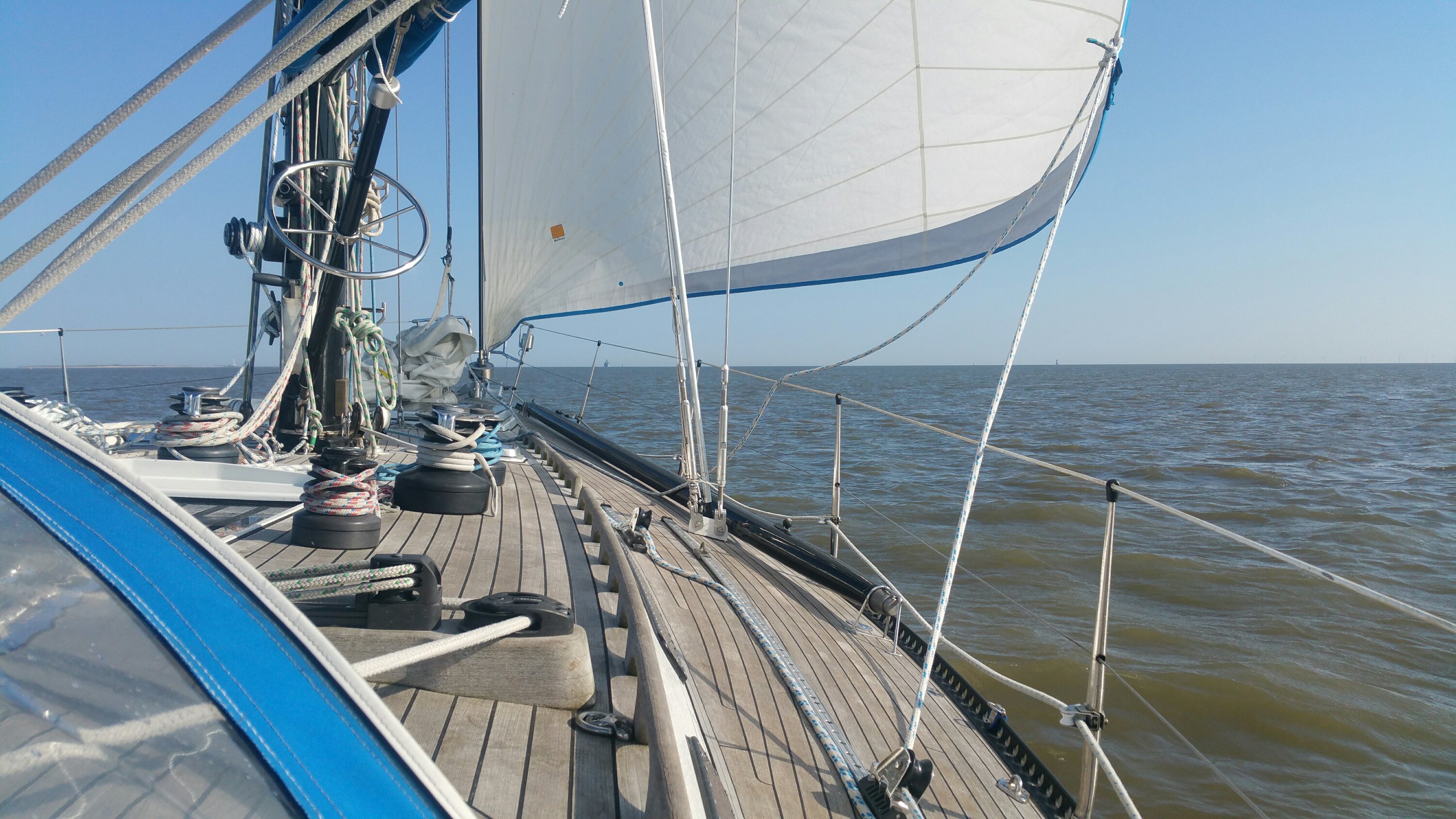 Alt img Auf der Jade unterwegs Richtung Norderney