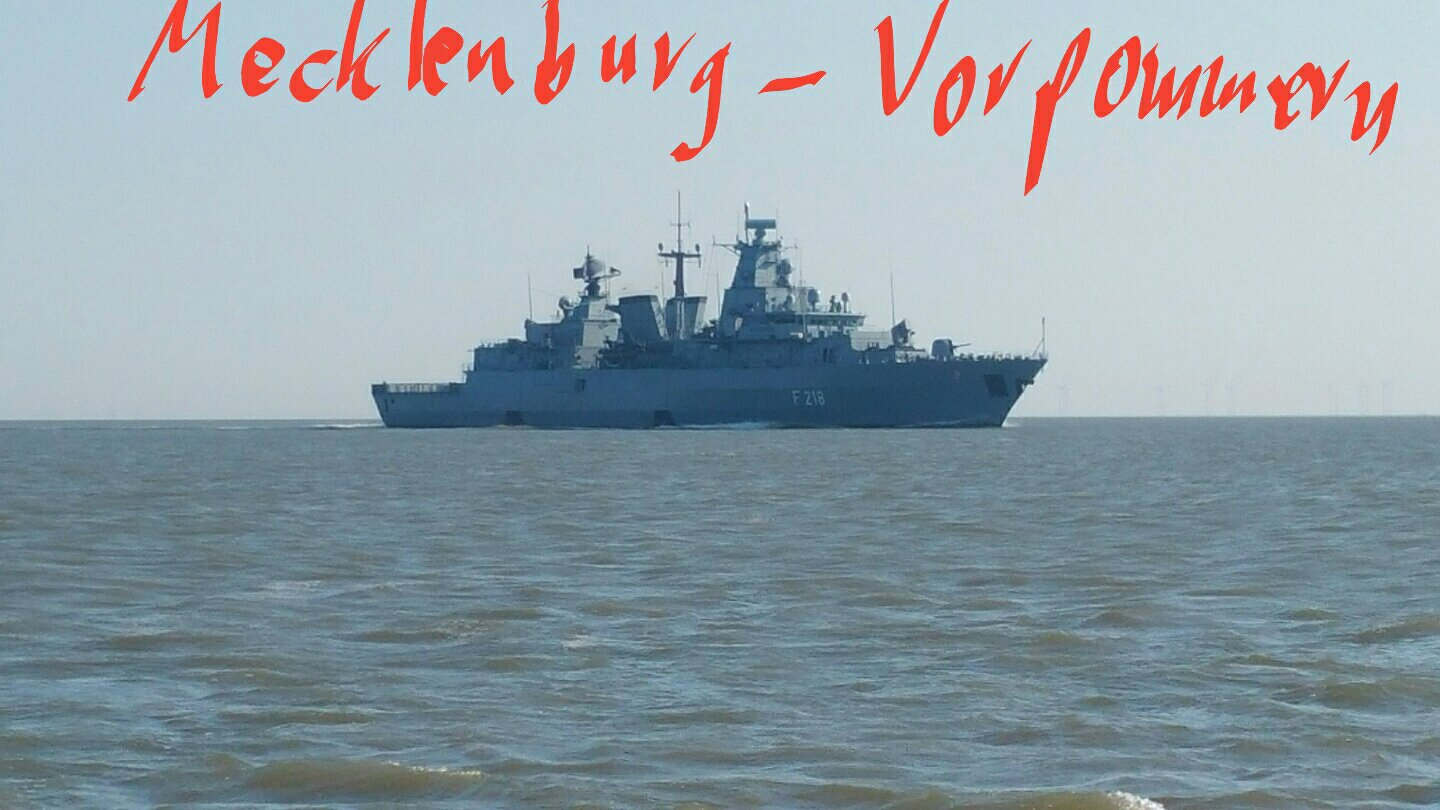 Alt img Die Fregatte "Mecklenburg Vorpommern" im Jade- Fahrwasser