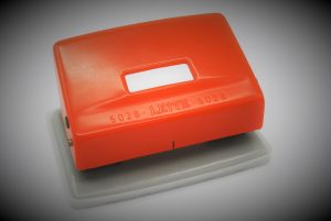 Vintage Leitz perforator Oranje