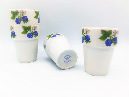 (Bohemia servies, set van 4) Bekers met afbeeldingen van Bramen