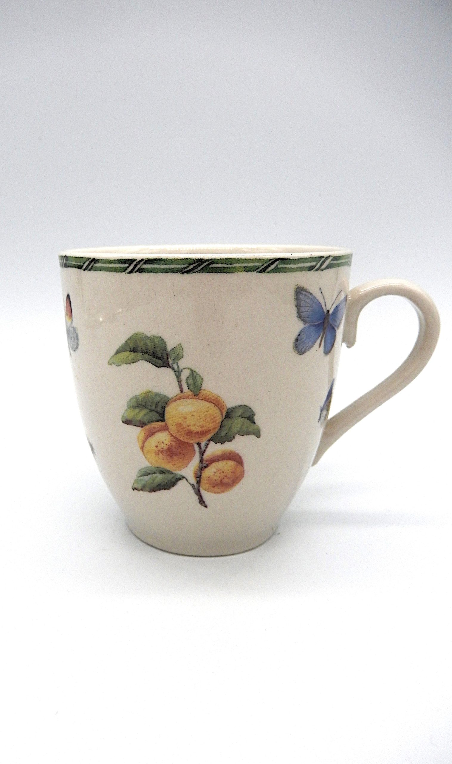 Janneke Brinkman (JBS) mokje “Fruit & Flowers”, 8cm hoog Janneke Brinkman (JBS) mokje “Fruit & Flowers”, 8cm hoog