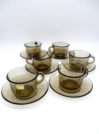 Vintage set kop en schotels van Arcoroc France in rookglas