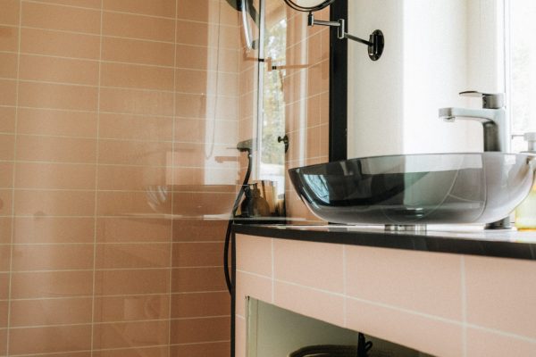 willowhideaway_interieur_douche_wastafel