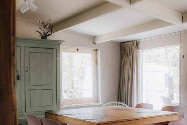willowhideaway_interieur_eettafel