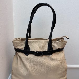 Leather bag Australia in colors vanilla/black