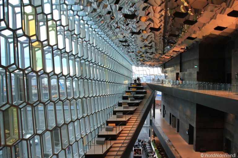 Island, Reykjavik- Harpa