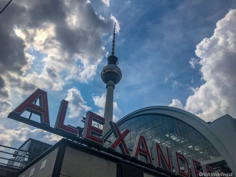 Berlin 168_Fernsehturm am Alexanderplatz