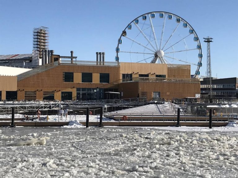 Helsinki 110- Hafen und Riesenrad