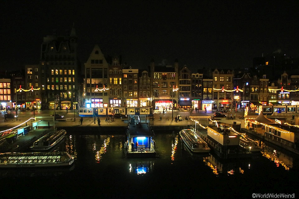 Niederlande, Amsterdam 58, Damrak vom Zimmer