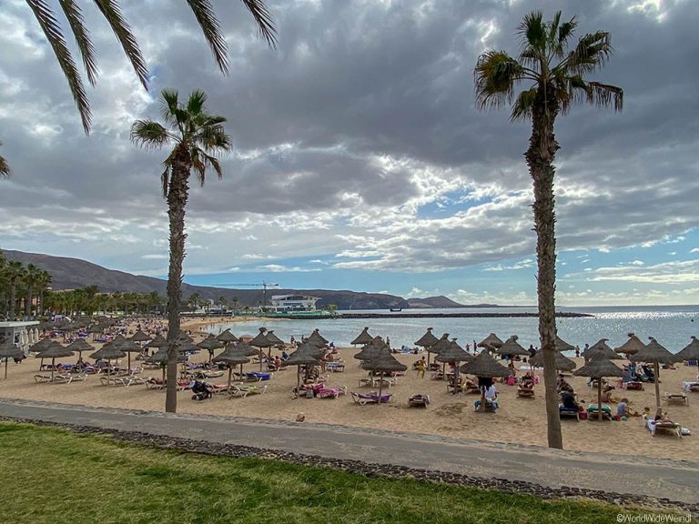 Teneriffa Süden: Sandstrand Playa de las Vistas