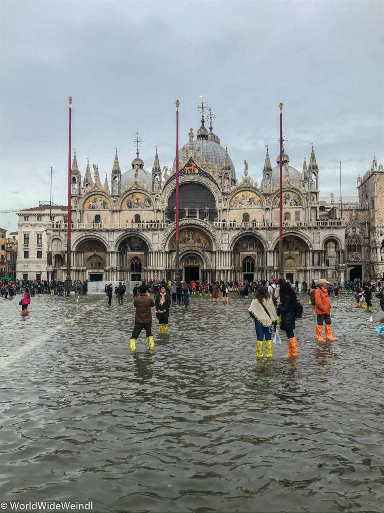 Venedig_Venezia-22_Markusplatz (La Piazza die San Marco) zu Acqua Alta