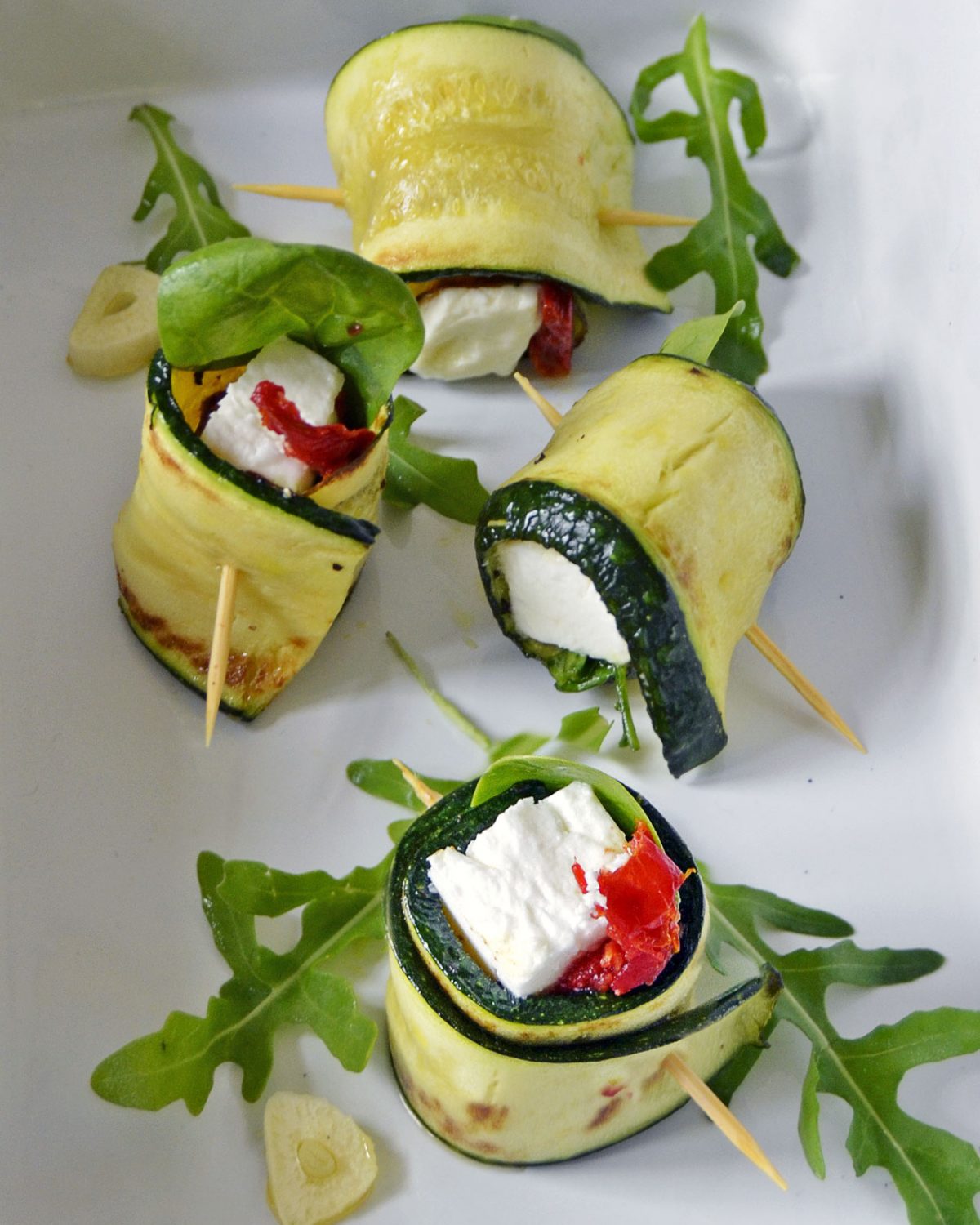 Zucchini-Röllchen mit Feta - Notizen aus der Provinz