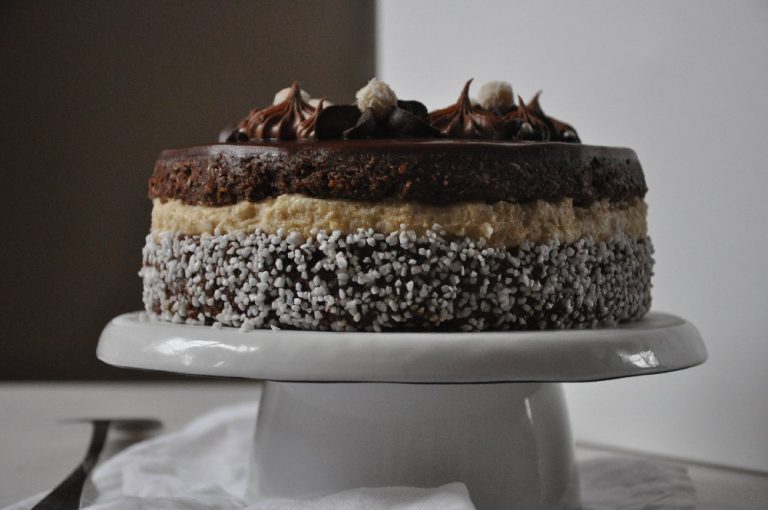 chokladbollstårta