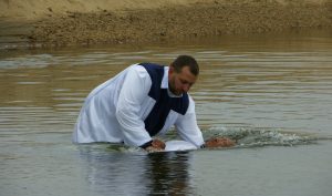 Lire la suite à propos de l’article A PROPOS DU BAPTÊME D’EAU 2 !