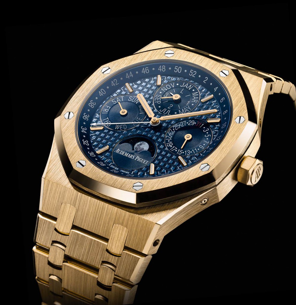 Audemars-Piguet-Royal-Oak-Perpetual-Calendar-Yellow-Gold-3q