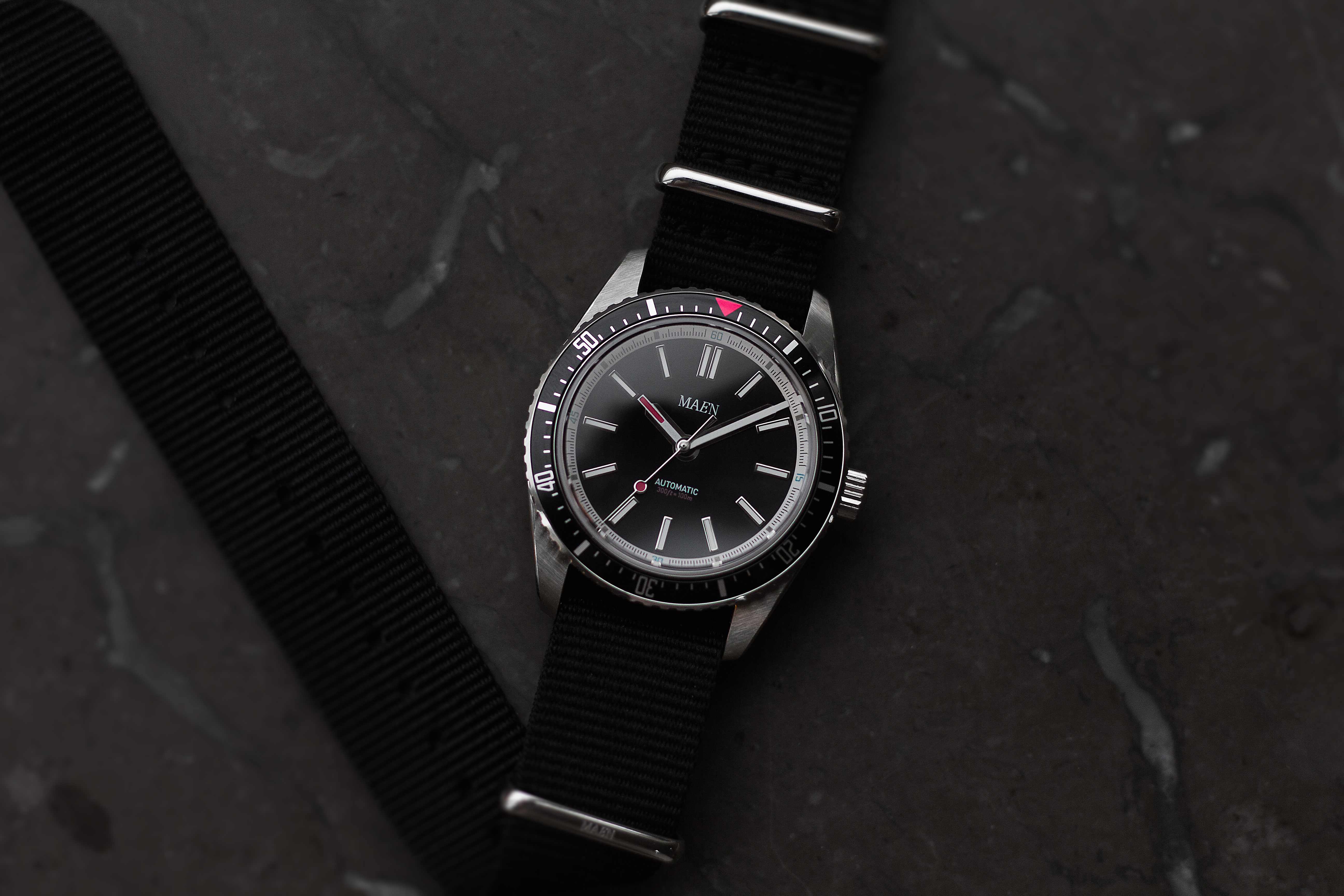 Hands-On: The Maen Hudson 38 Automatic | Seiko diver, Hodinkee, Large  watches