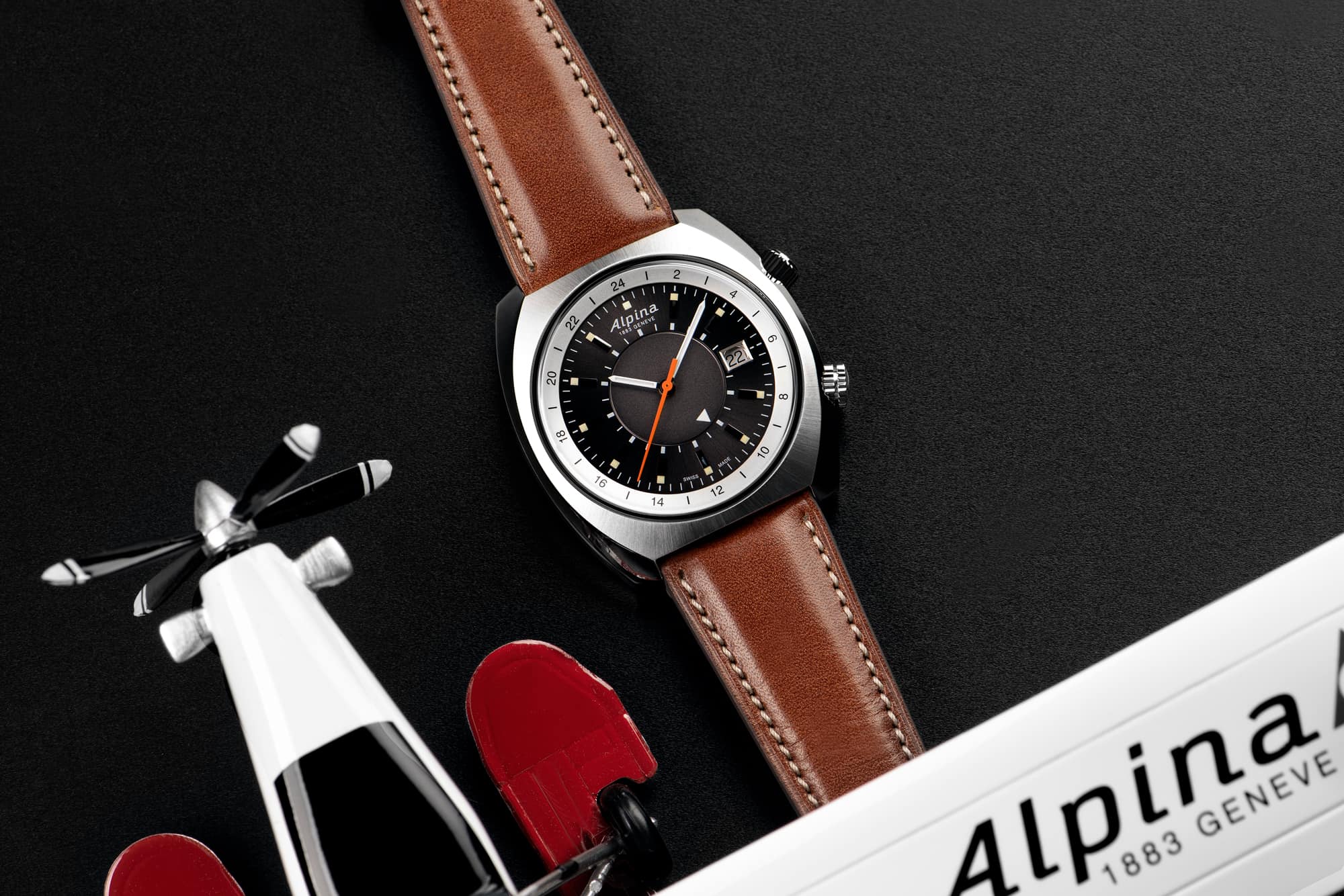 Alpina Startimer Pilot Heritage GMT Watch