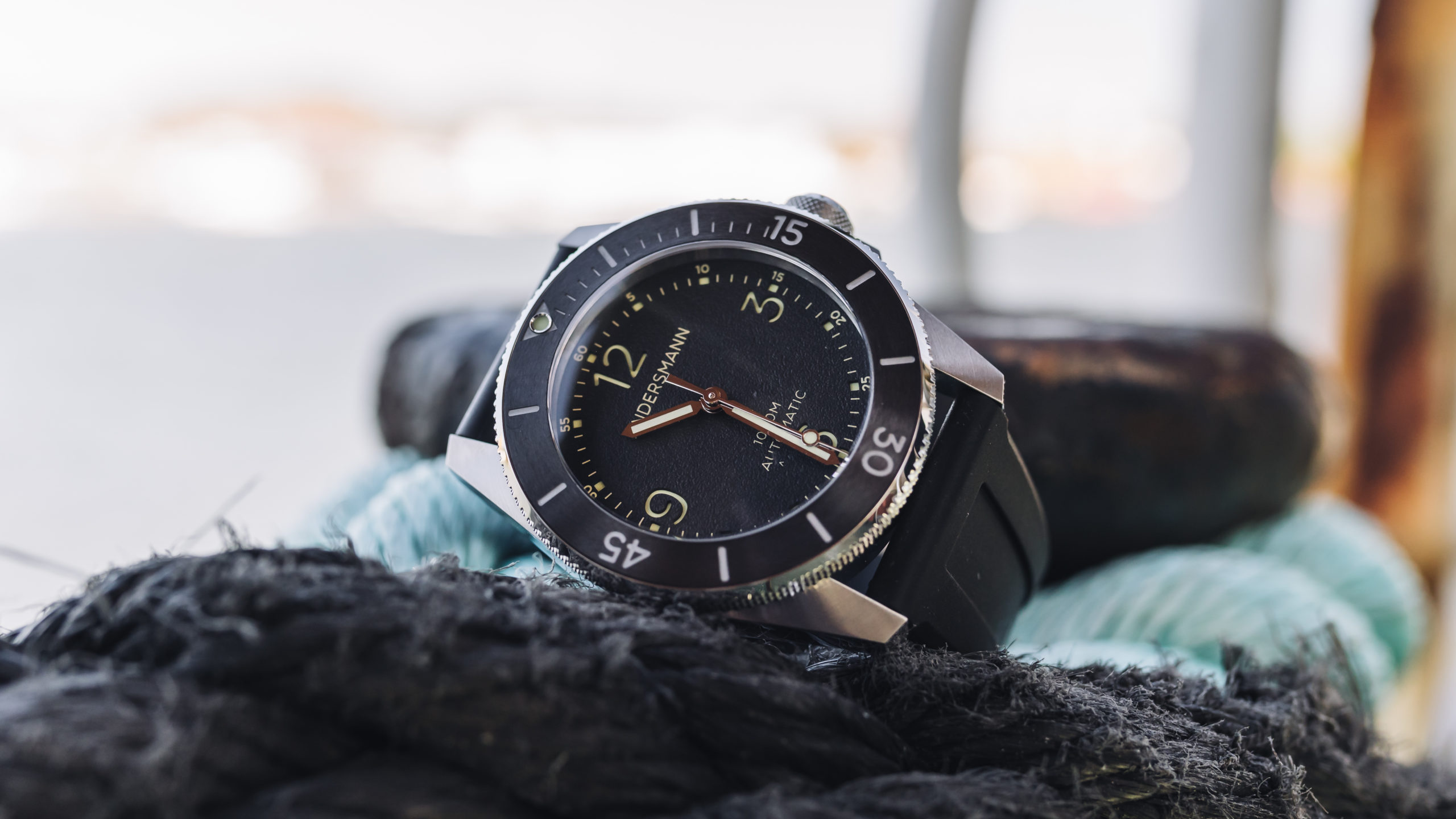 1000m watch discount