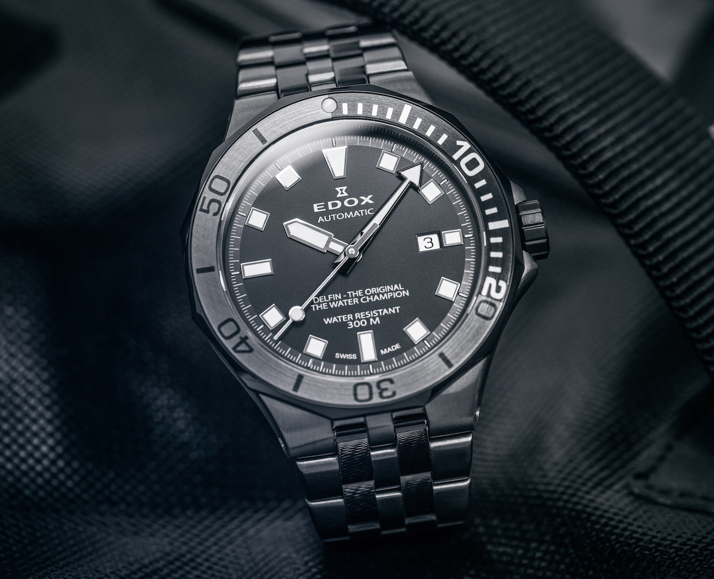 Edox Delfin Diver Date Automatic Watch WristReview Featuring Watch Reviews Critiques Reports News