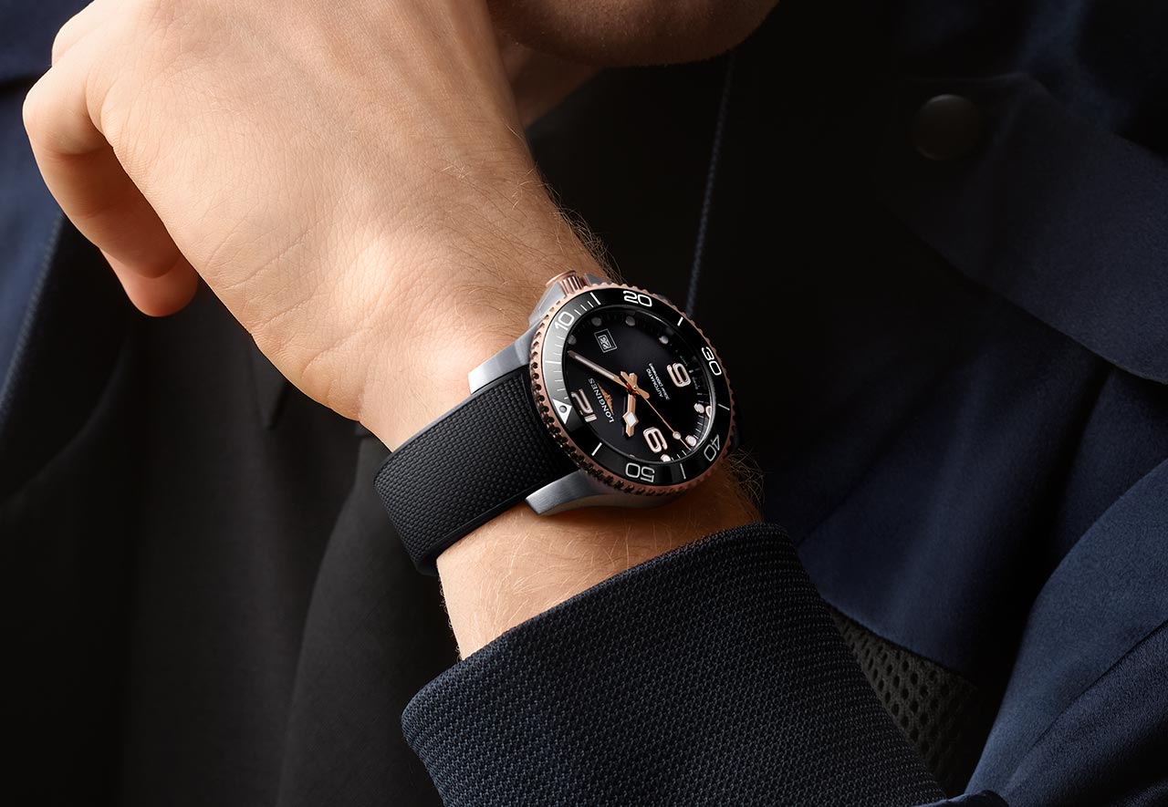 Introducing The Longines HydroConquest 41mm Two Tone Watches WristReview Featuring Watch Reviews Critiques Reports News