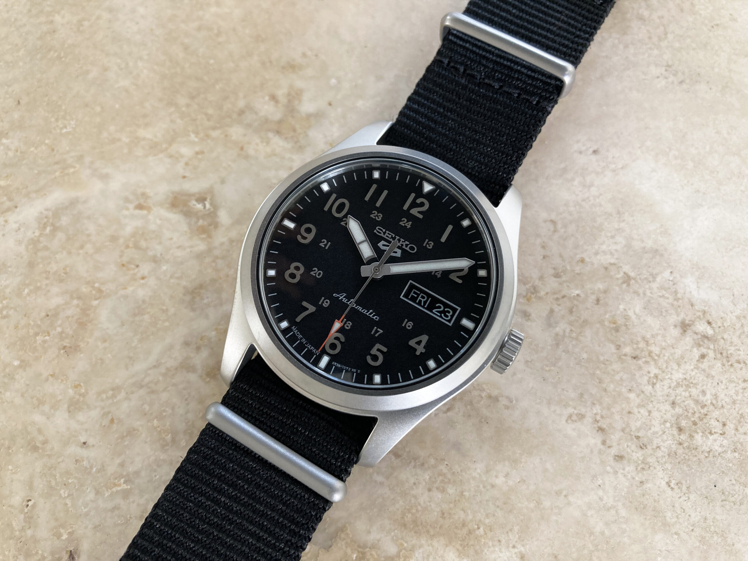 Side-By-Side: 【M21】SEIKO CITIZEN ORIENT HAMILTON 他 レディース 
