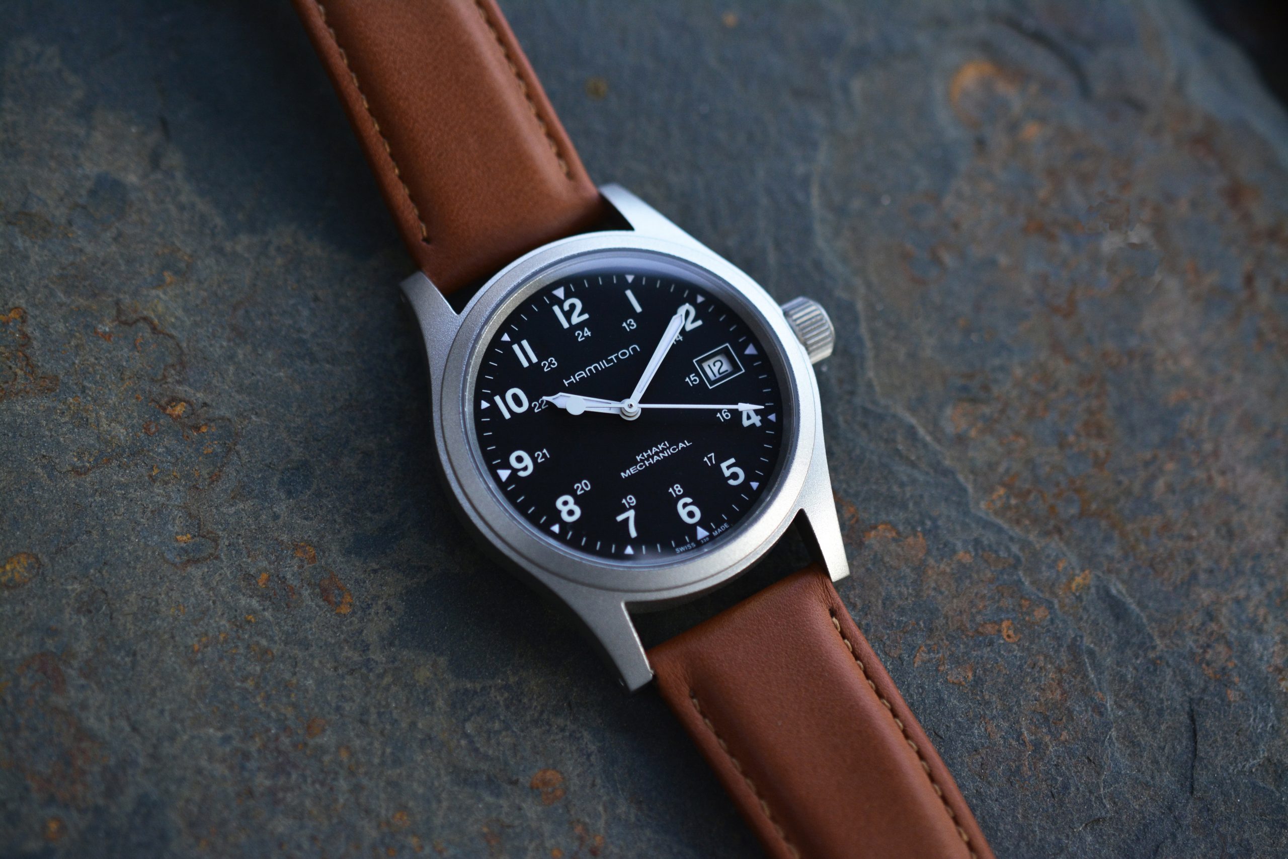 Hamilton khaki outlet field mechanical date