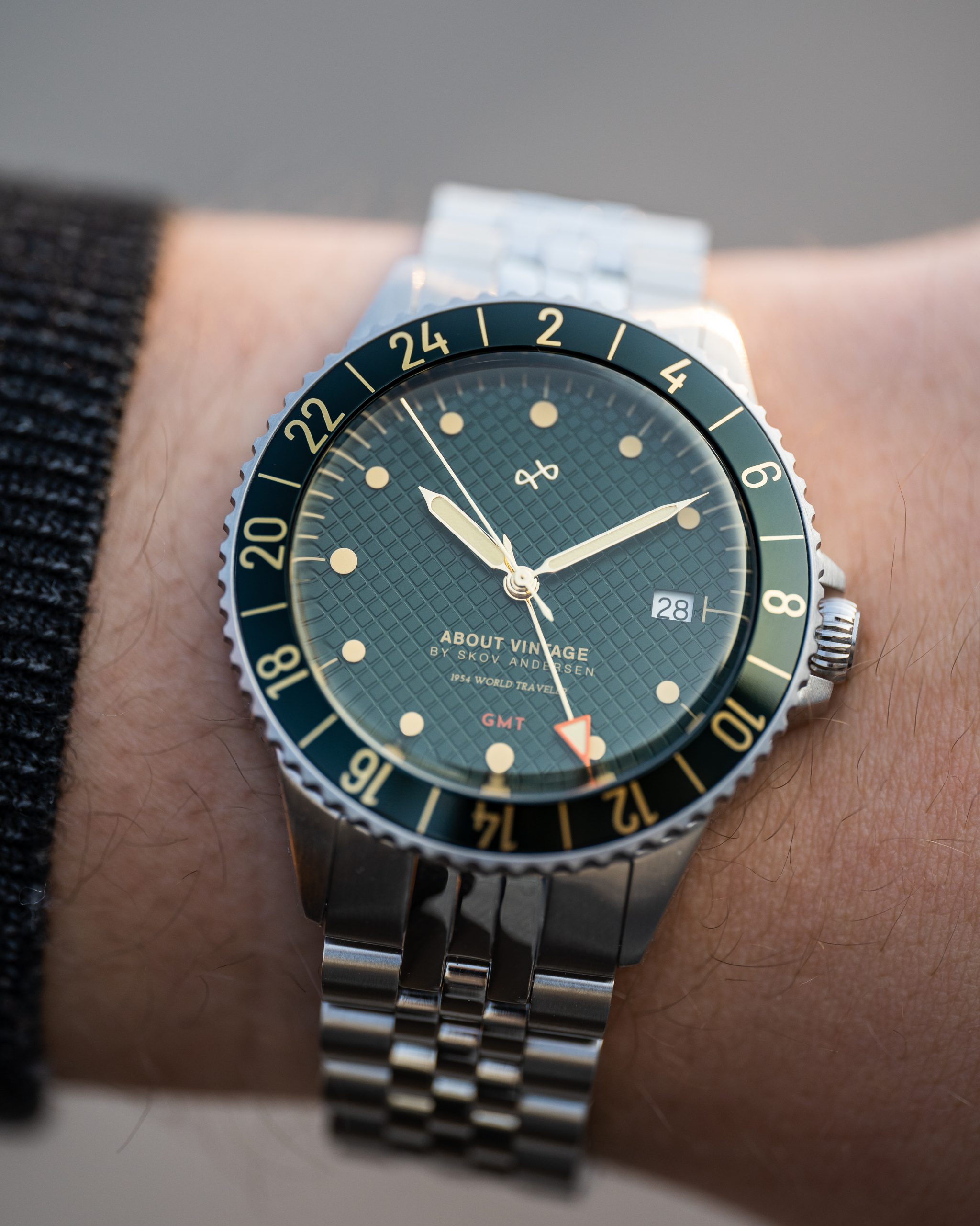 Introducing The About Vintage 1954 World Traveler GMT “Green Introducing The About Vintage 1954 World Traveler GMT “Green