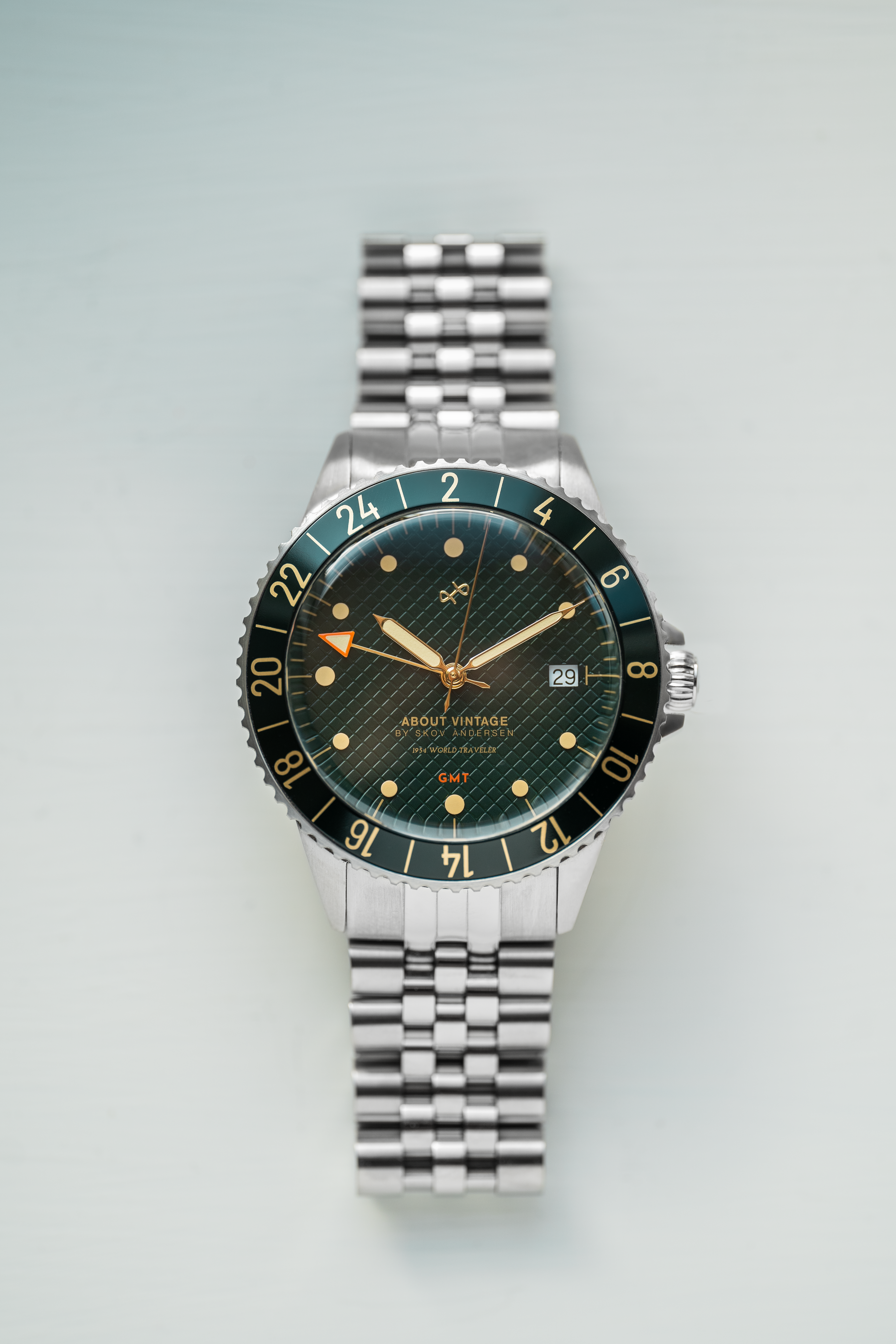 【極美品✨️】About Vintage 1954 GMT GreenTurtle About Vintage 1954 GMT Green Turtle Watch Review
