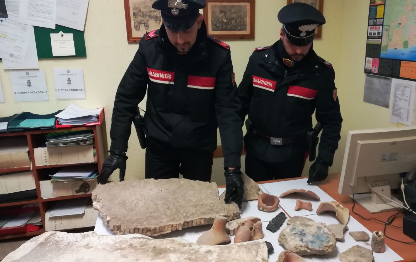 ANZIO - I reperti archeologici recuperati dai Carabinieri (3)