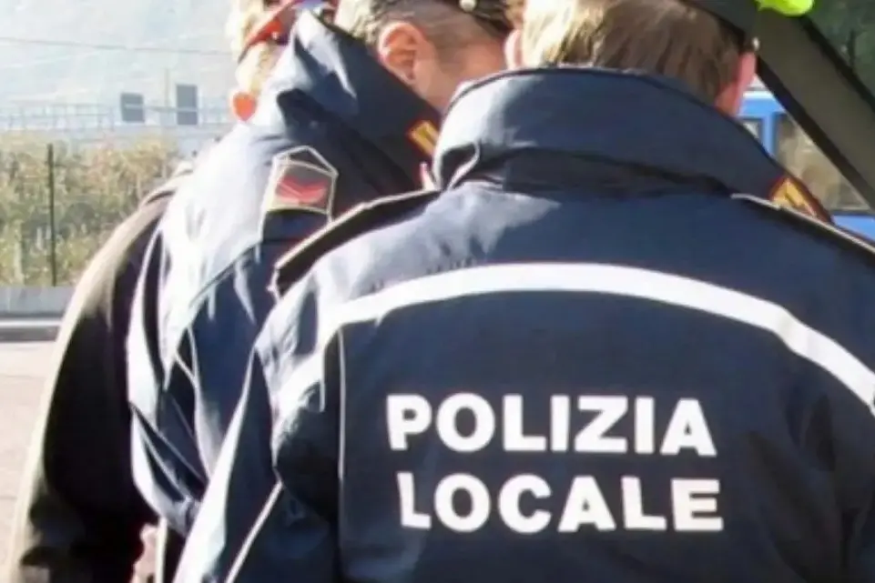 Pd: «Vigili urbani cercasi»