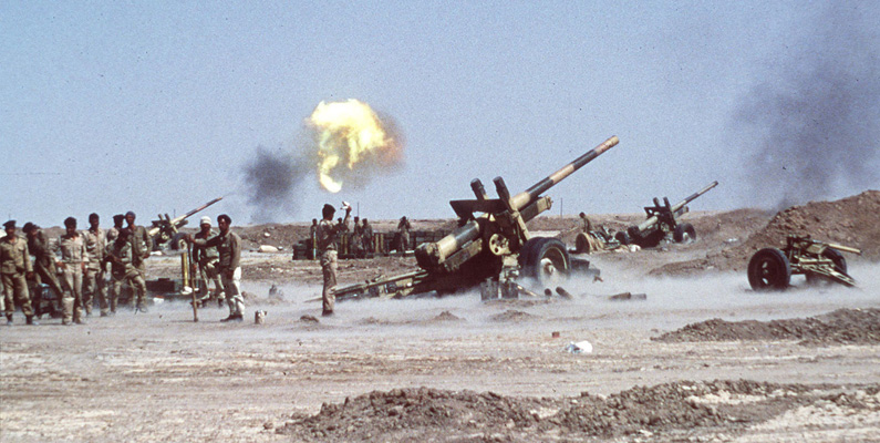 Iran inleder en storoffensiv mot Irak under det pågående Iran-Irak-kriget den 16 februari 1984, som ägde rum från september 1980 till augusti 1988. Det rapporteras att barnsoldater på 12 år deltog i striderna.