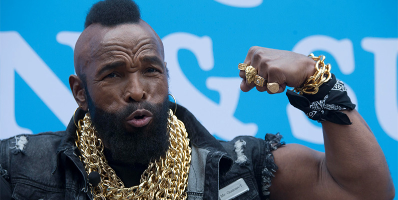 Mr. T, känd för att bära stora mängder guld och för sin roll som B.A. Baracus i TV-serien The A-Team (1983-1987), meddelade att han skulle sluta bära sina ikoniska guldkedjor år 2005 som en gest av respekt för offren för orkanen Katrina. Han ansåg att det skulle vara olämpligt att fortsätta visa upp sin rikedom medan människor hade förlorat sina hem och sina liv.