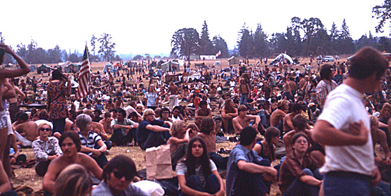 Den amerikanska delstaten Oregon var värd för en statligt sponsrad rockfestival, känd som Vortex I, 1970. Detta var första (och enda) gången som en rockfestival blev statligt sponsrad i USA. Festivalen ägde rum i Milo McIver State Park och var en del av en planerad demonstration mot Vietnamkriget under ett planerad besök av president Richard Nixon i Portland. Målet var att skapa en fredlig miljö för att avleda potentiella protester från Nixon-besöket.