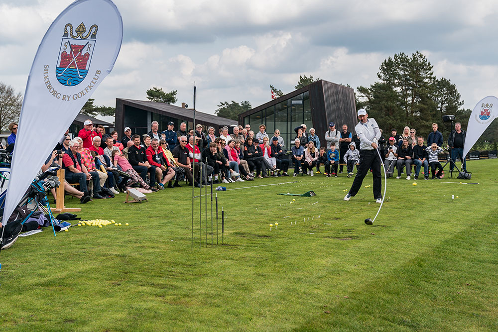 Trickshow trak mange tilskuere i Silkeborg Ry Golfklub - 19hul.dk - golf